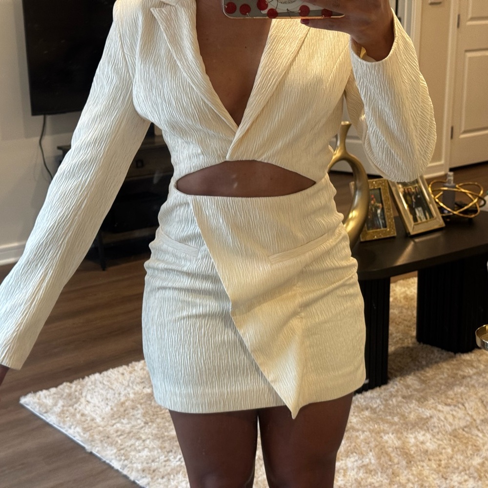 PrettyLittleThing Cream Long Sleeve Cut-Out Dress